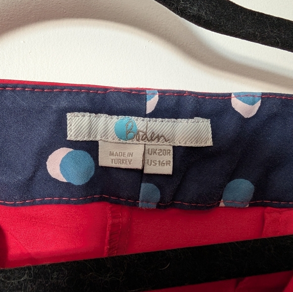 Beautiful pants - Picture 2 of 2